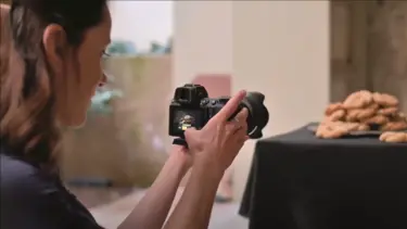 YouTube thumbnail for Shooting macro shots that pop with Donna Crous and Aurélie Gonin" asset for the Magazine.