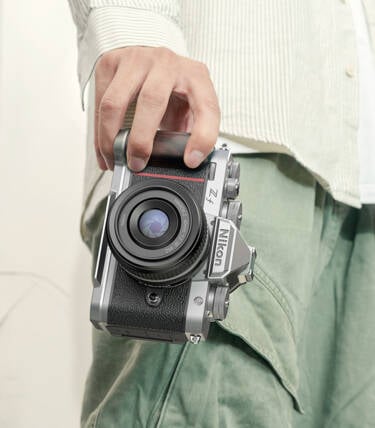 SmallRig 5707 L-Shaped Mount Plate with Wooden Handle for Nikon Z f, silver