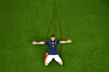 Nikon magazine -  photographing football 